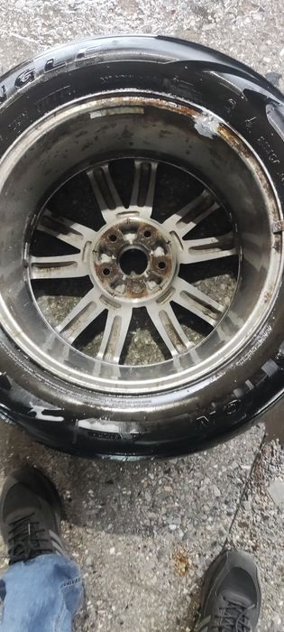 Подаётся легкосплавные диск