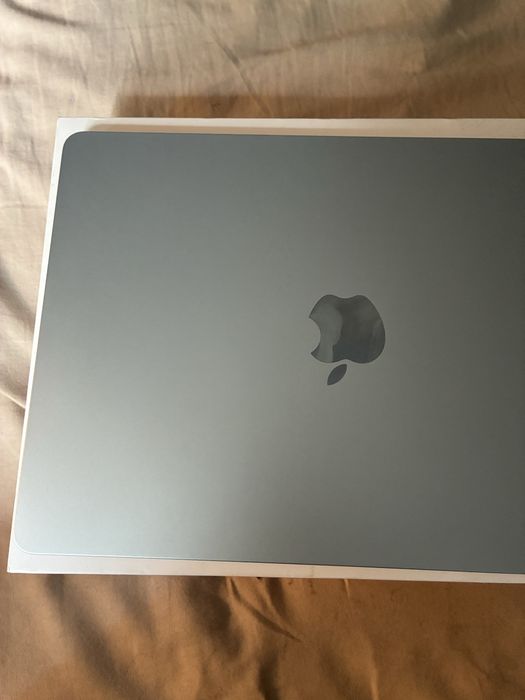 MacBook air M4 лаптоп: продавам/разменям за ipad!