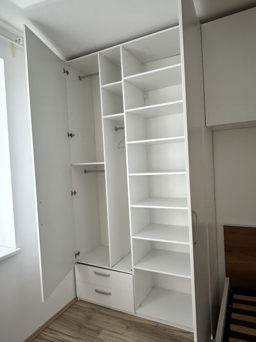 Vand dormitor cu dressing complet