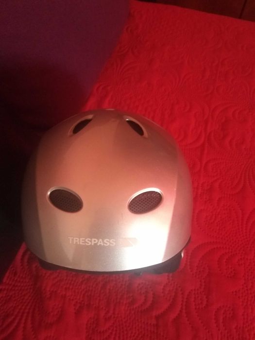 Нова каска Trespass