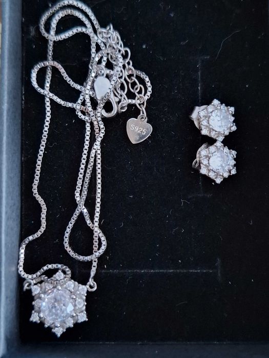 Set cercei si colier argint 925 si zirconiu, Fulgi de nea