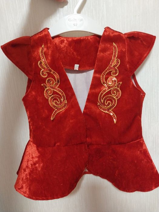 Национальная жилетка для девочки.