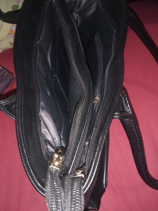 Черна кожена чанта