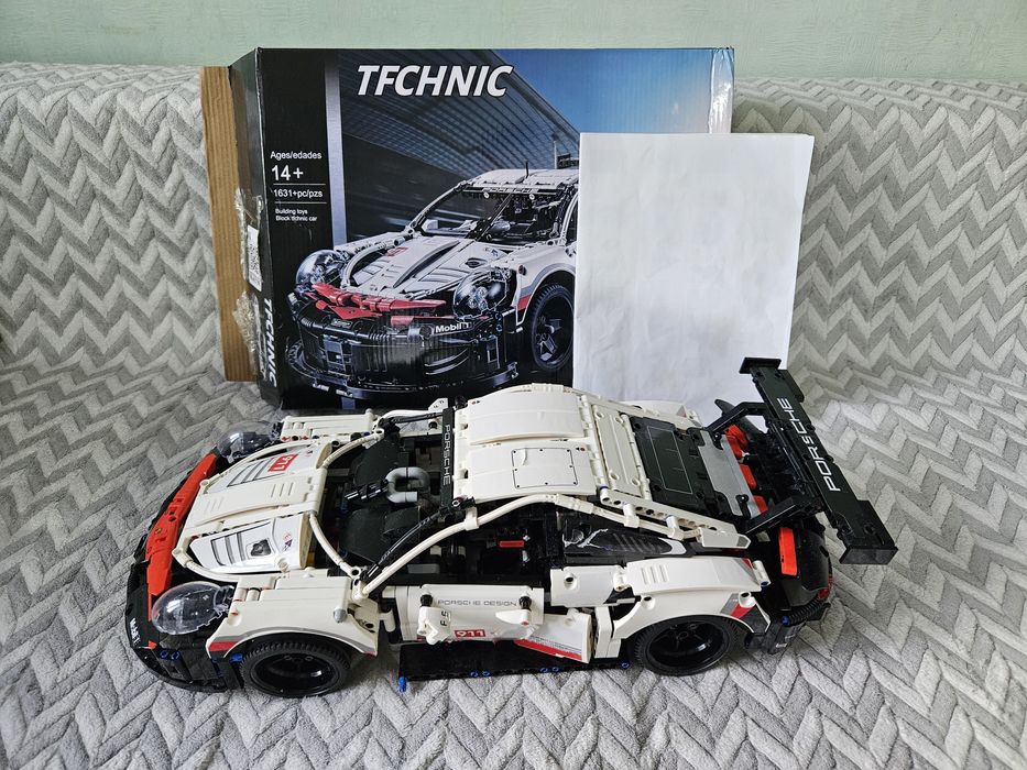 Конструктор Technic Porsche 911 RSR, деталей 1631 шт