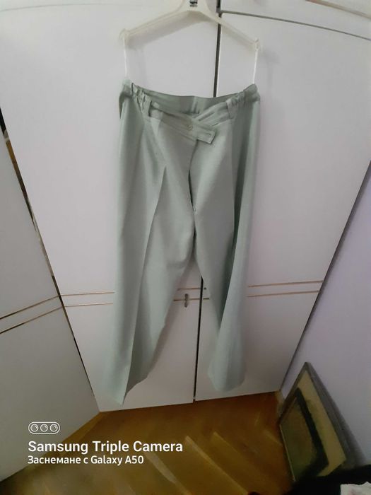 Елегантен дамски костюм