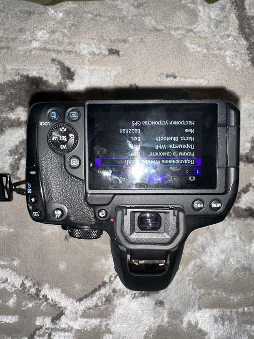 Продам фотоаппарат Canon EOS 850D