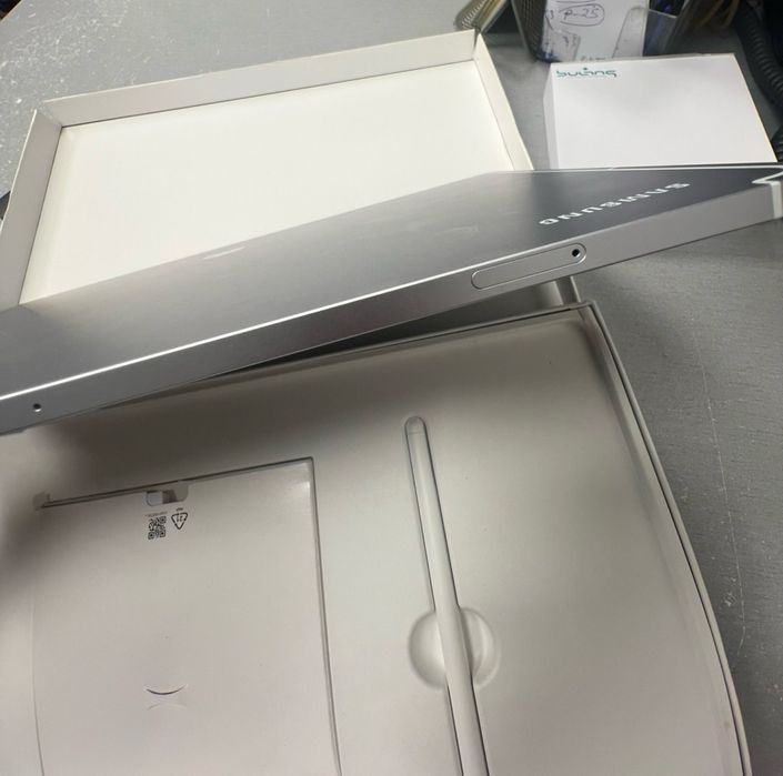 Нов таблет samsung tab S10 FE+