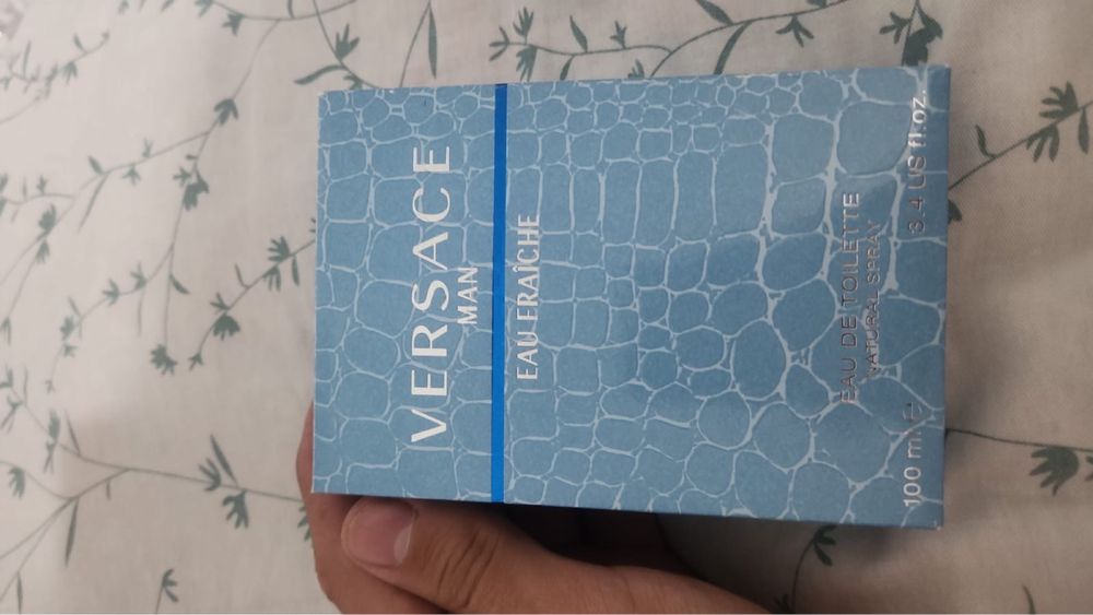 Versace парфюм.