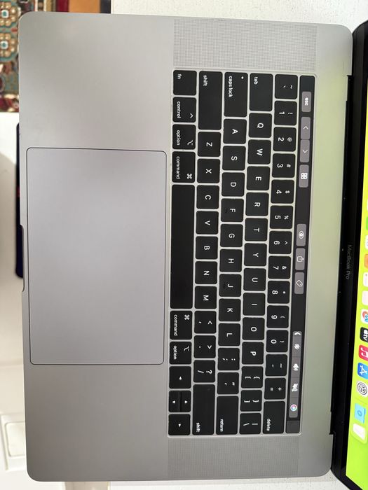 Macbook Pro 15inch/2018/i7/16/256/4Gb /full box