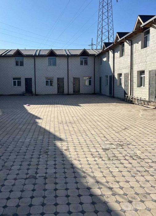 Продаётся НОВЫЙ 2х.эт., 3 ком. КИРПИЧНЫЙ дом 70 кв .на земле. Сергели.