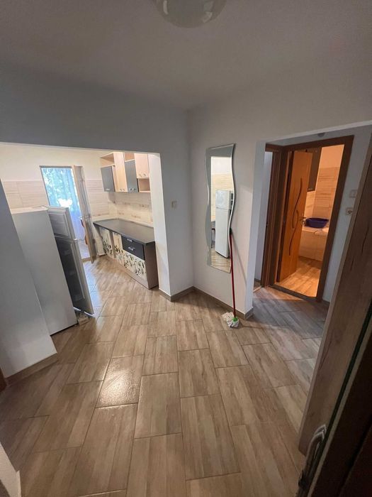 Inchiriez apartament 2 cam Scolilor cu Rosiori ultracentral Braila proprietar