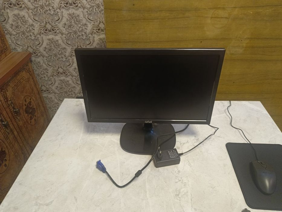 Artel 19 led монитор сотилади.