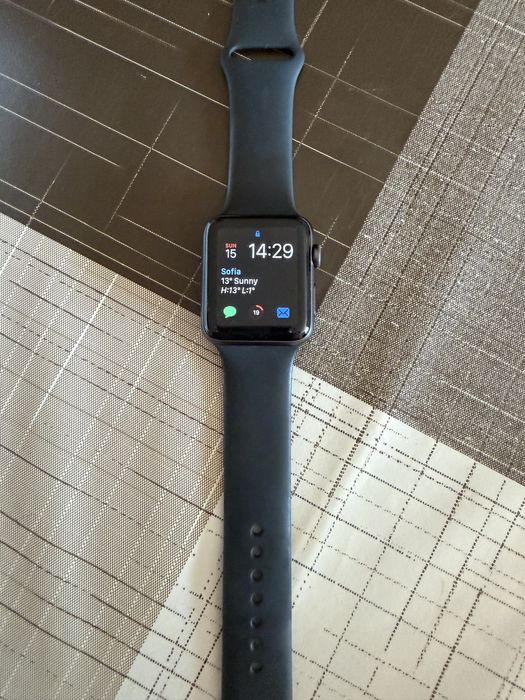 Продавам часовник Apple Watch series 3