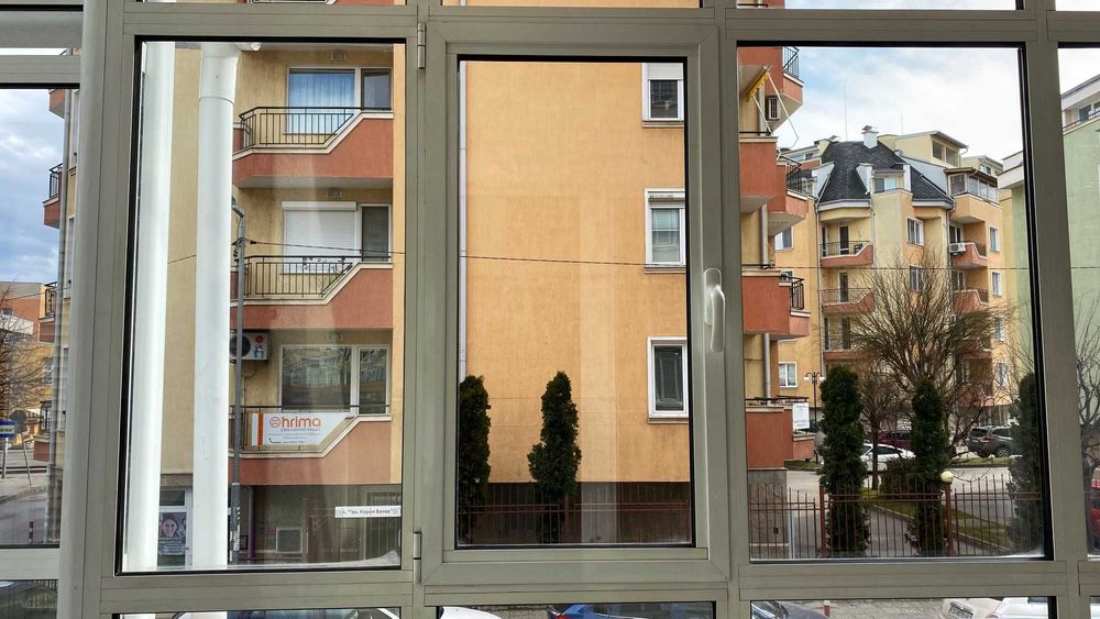 Професионално почистване на прозорци, пране мебели - clean4you