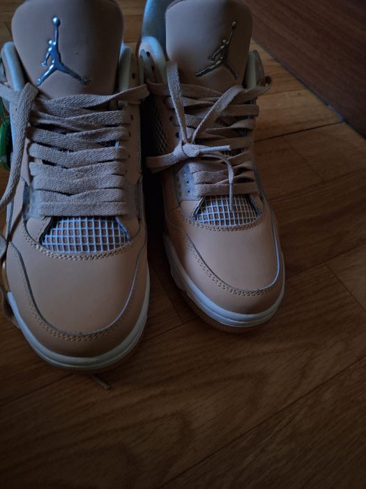 Jordan 4 Retro бежевый цвет