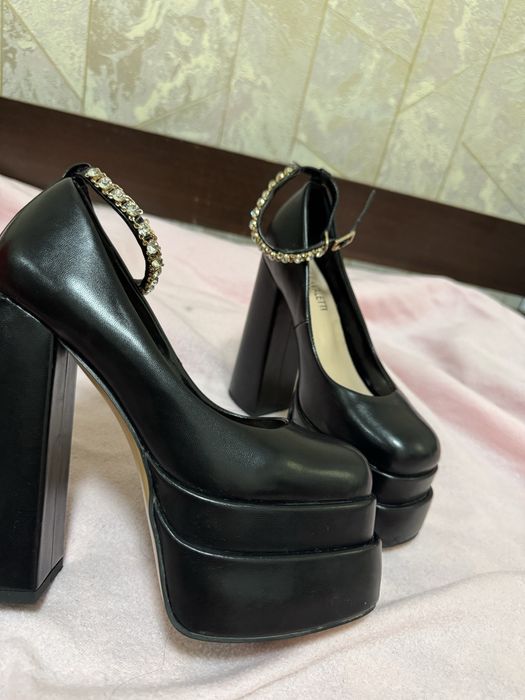 ТУФЛИ ПО 5 ТЫС. ТУФЛИ 35/36 размер