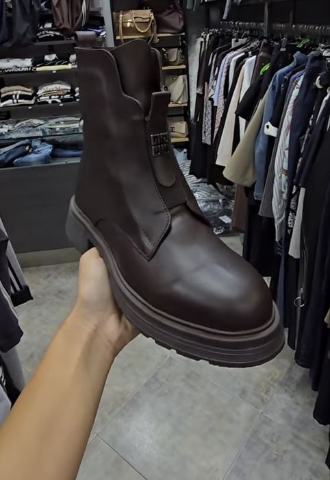 Естествена кожа!Кафяви боти!