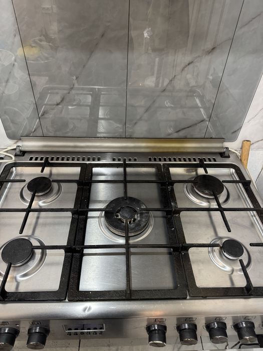 Продам газовую плиту