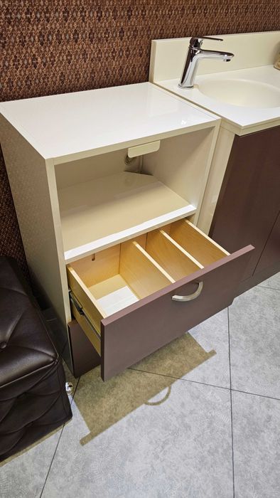 Продается раковина и тумбочка