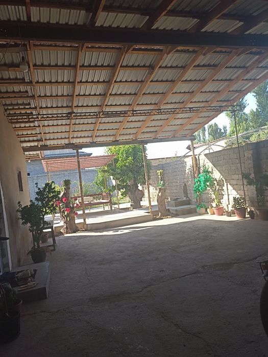 Продаётся дом со стороны Ташкента в начале г.Чирчика