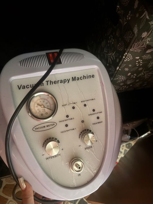 Aparat vaccum cu toate accesoriile