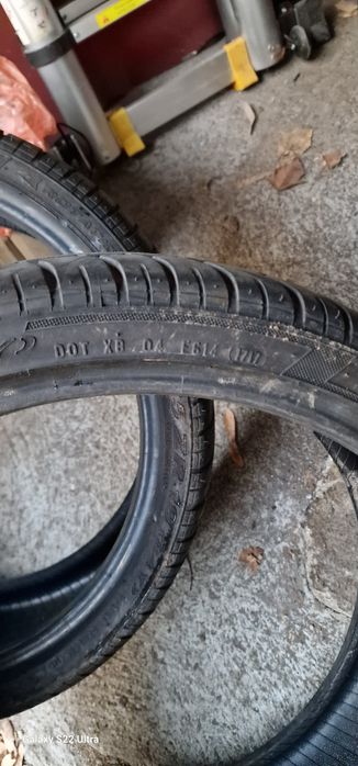 225/35/19 Pirelli P Zero Rosso