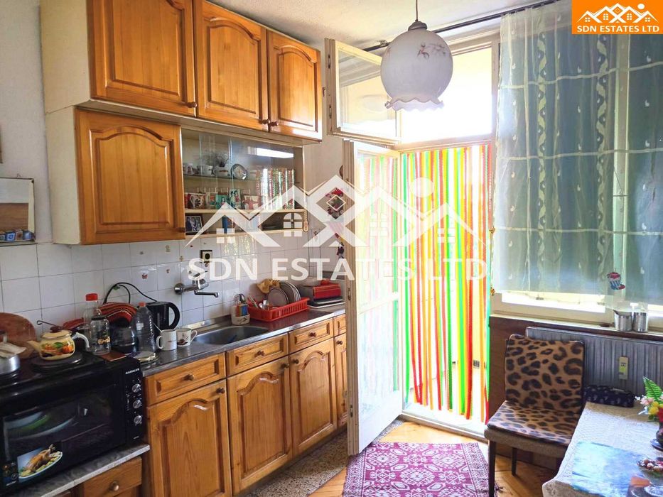 Продава се Тристаен апартамент в Казанлък - 95 кв.м за 1063 €/кв.м - Снимка #2