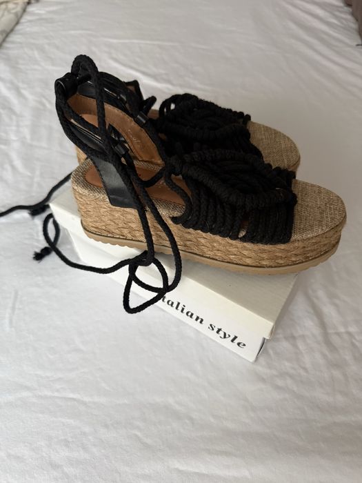 Чисто нови сандали 38 номер