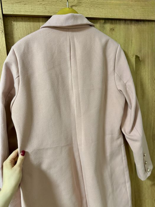 Бледорозово палто