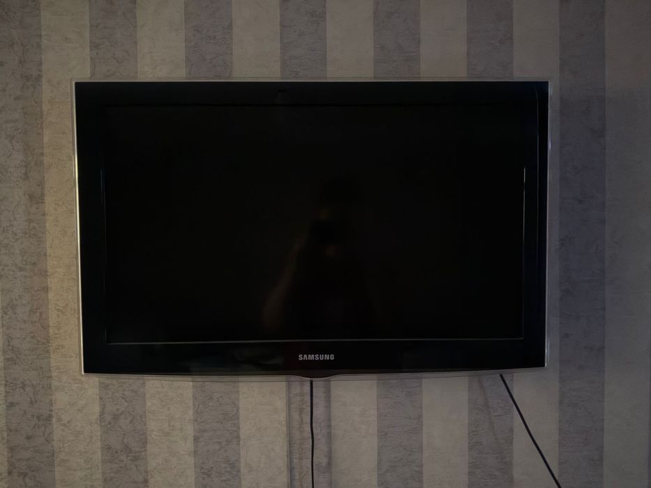 Продам телевизор Самсунг 61 диаметр