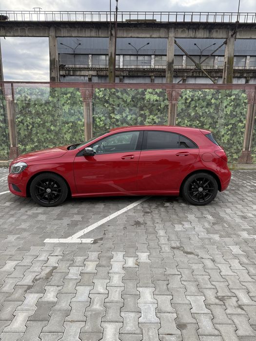 Mercedes A180 / Automat / Bi-xenon