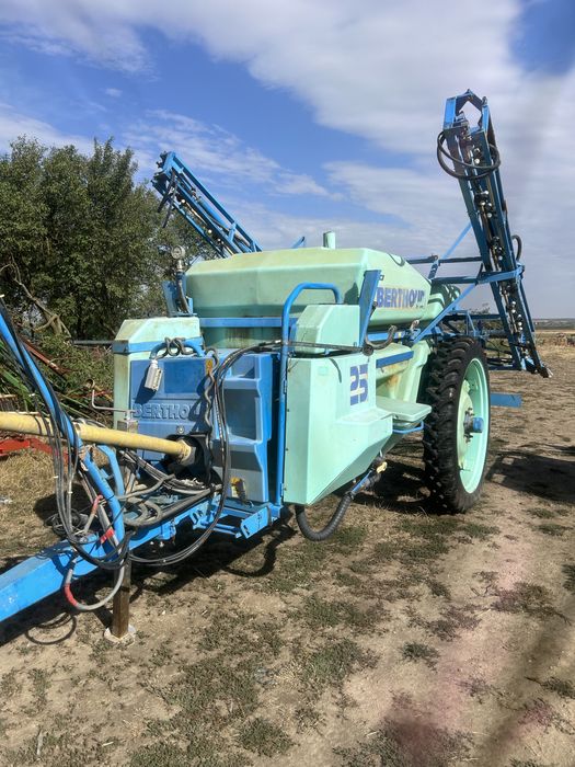 Berthoud Racer 2500 met erbicidat instalatie erbicidat