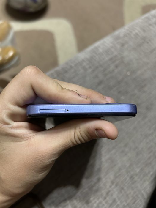 Продам телефон VIVO Y17S