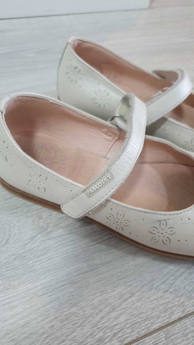 Продам туфли на девочку