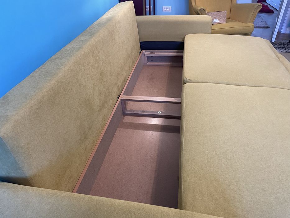 Canapea extensibila galbena cu tapiterie plusata