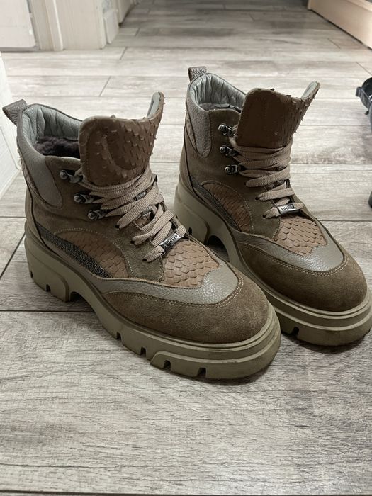 Продам обувь 10 000 Туруия