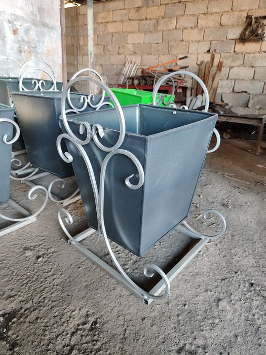 Urna metaliski Урна