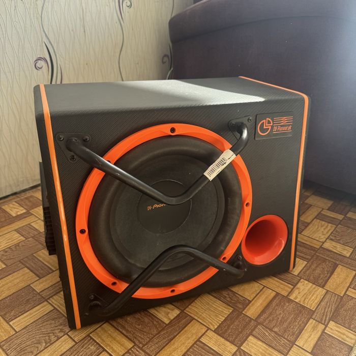 Сабвуфер продам срочно