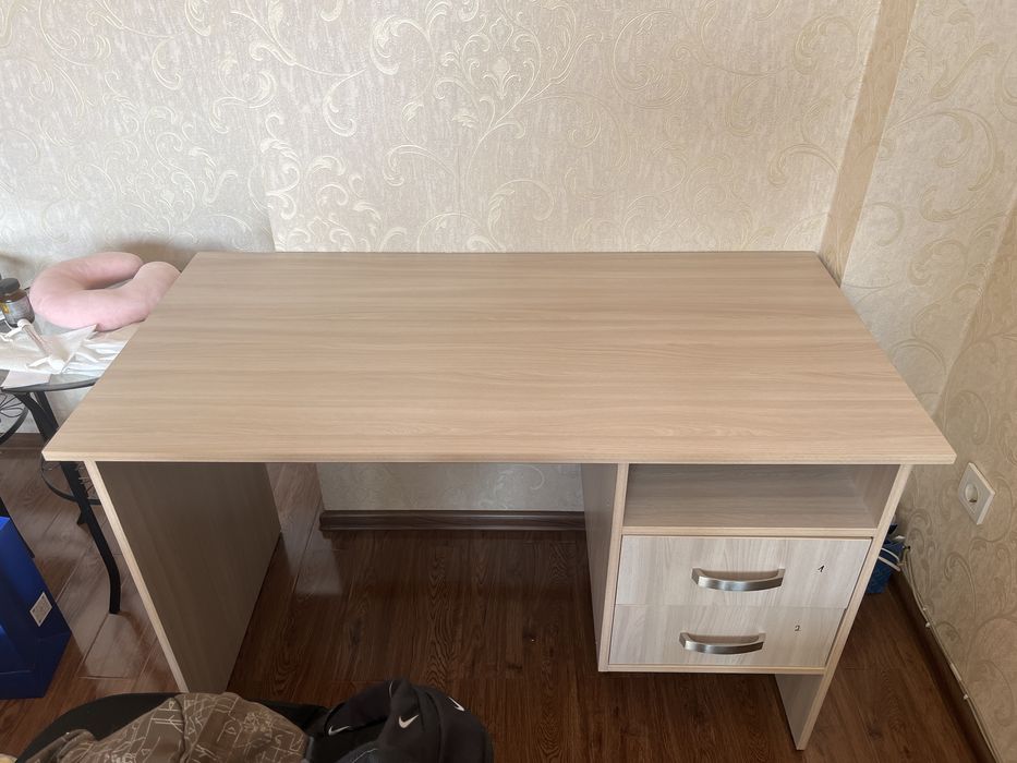 Стол рабочий дерево