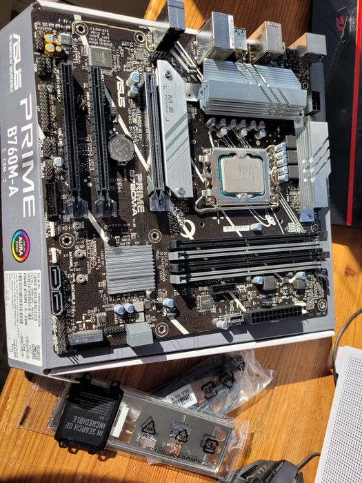 Kit placa de baza Asus PRIME B760 si intel i5 12500