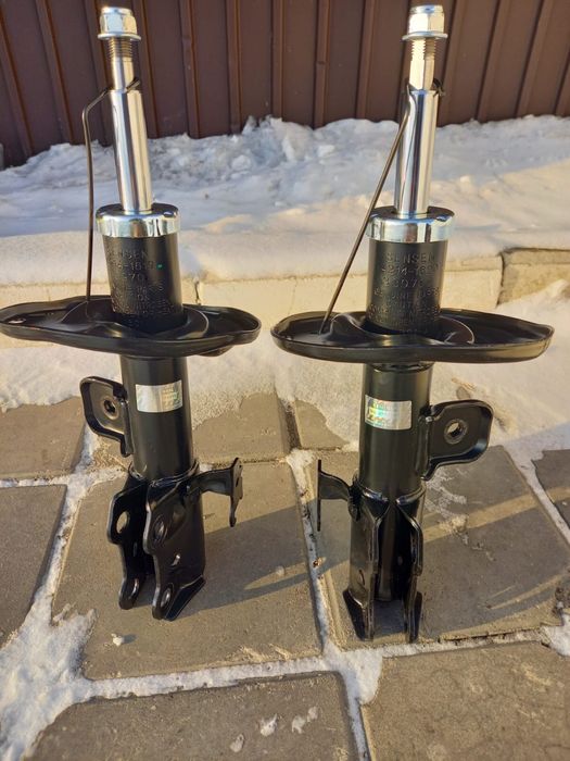 Продам передний амортизатор