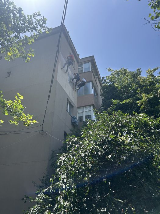 Izolatii Fatade ( alpinisti sau schela)