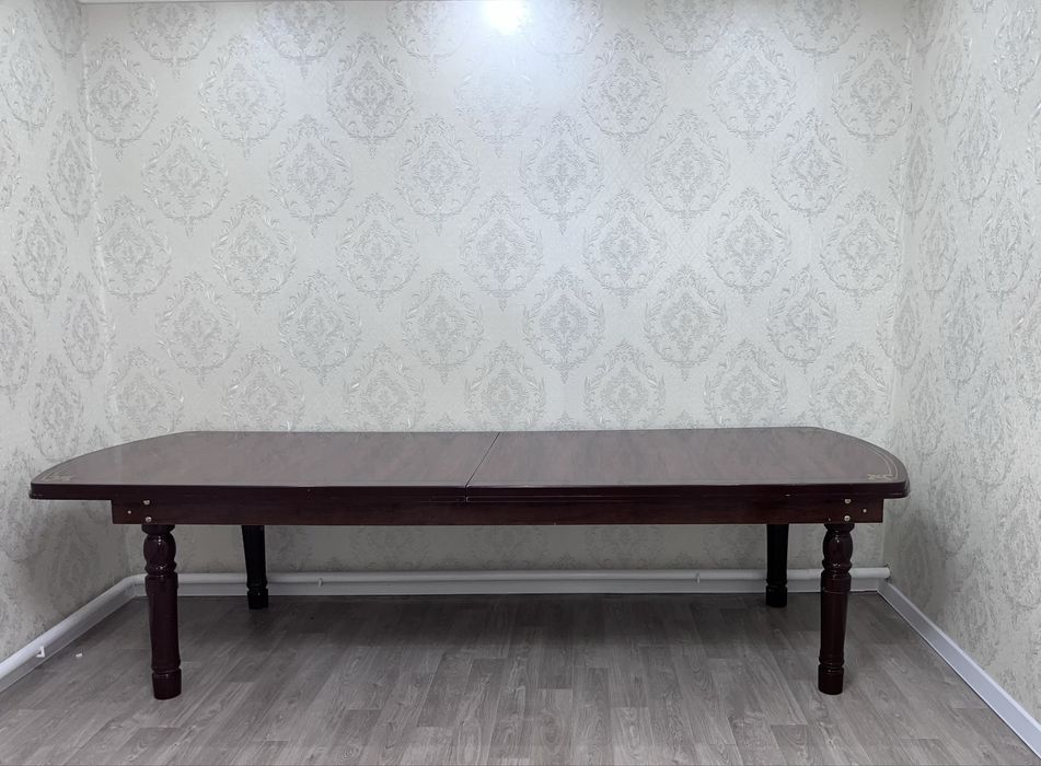 Продам деревянный стол!