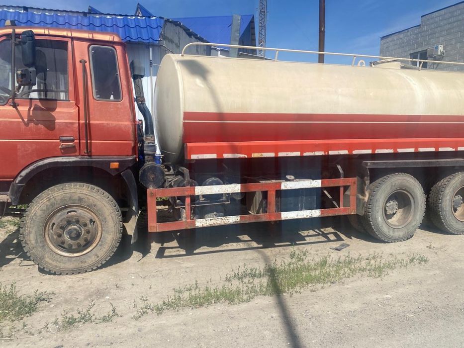 Автоцистерна Dongfeng