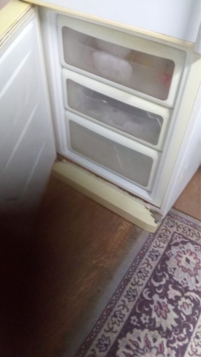 Продам холодильник