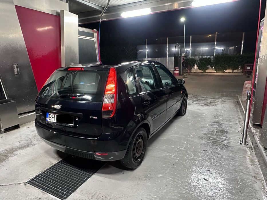 Vând sau Dezmembrez  Ford Fiesta