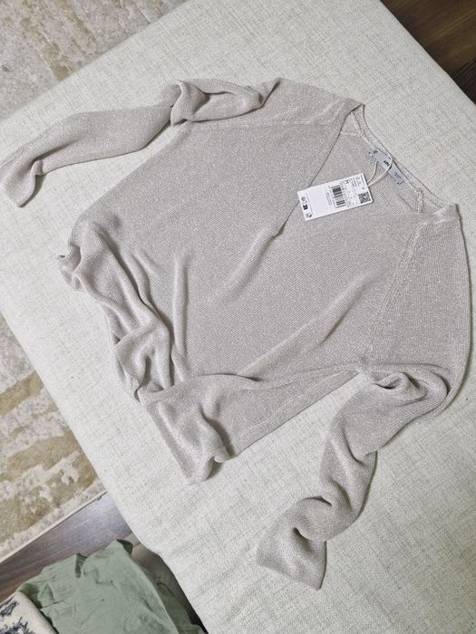 Pulover dama din lurex cu guler in V, M, Mango