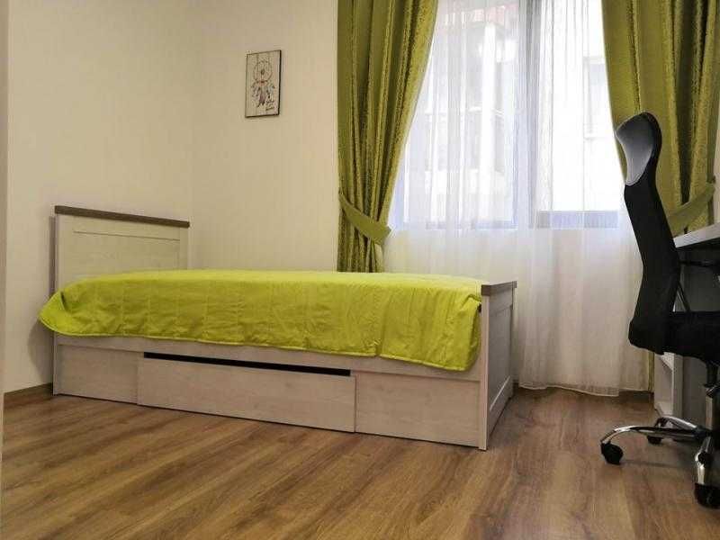 С ключ в офиса!  Тристаен апартамент в центъра на града!