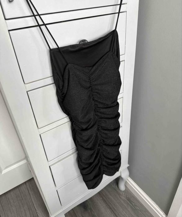 Официални роклии