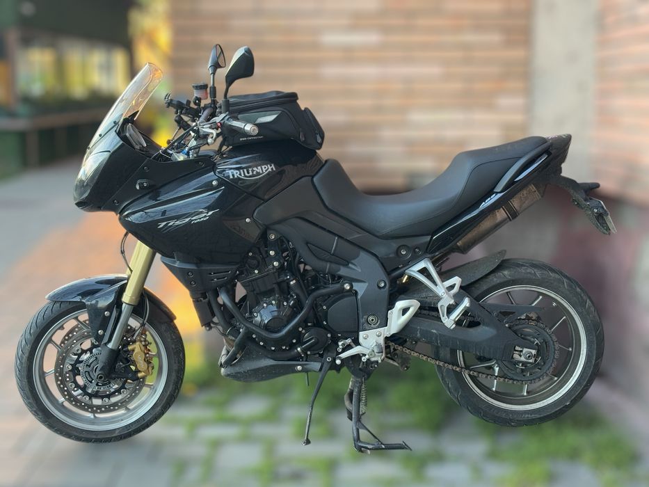 Vând Triumph Tiger 1050cc 2008